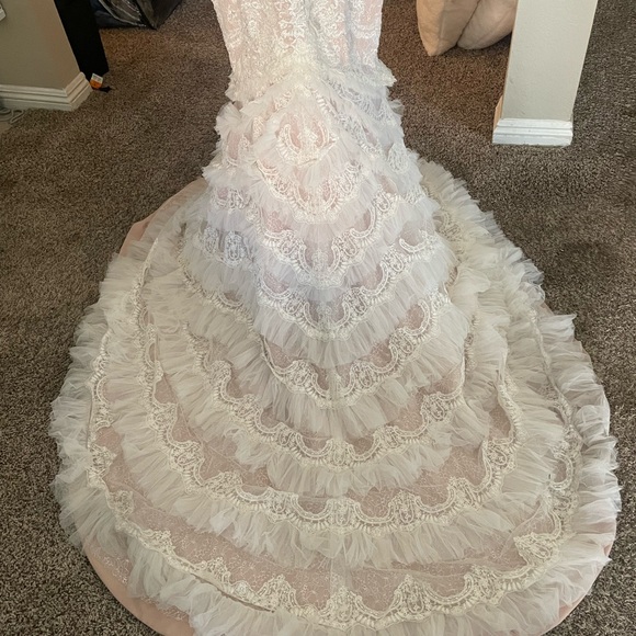Wedding dress size 14 - Picture 5 of 10